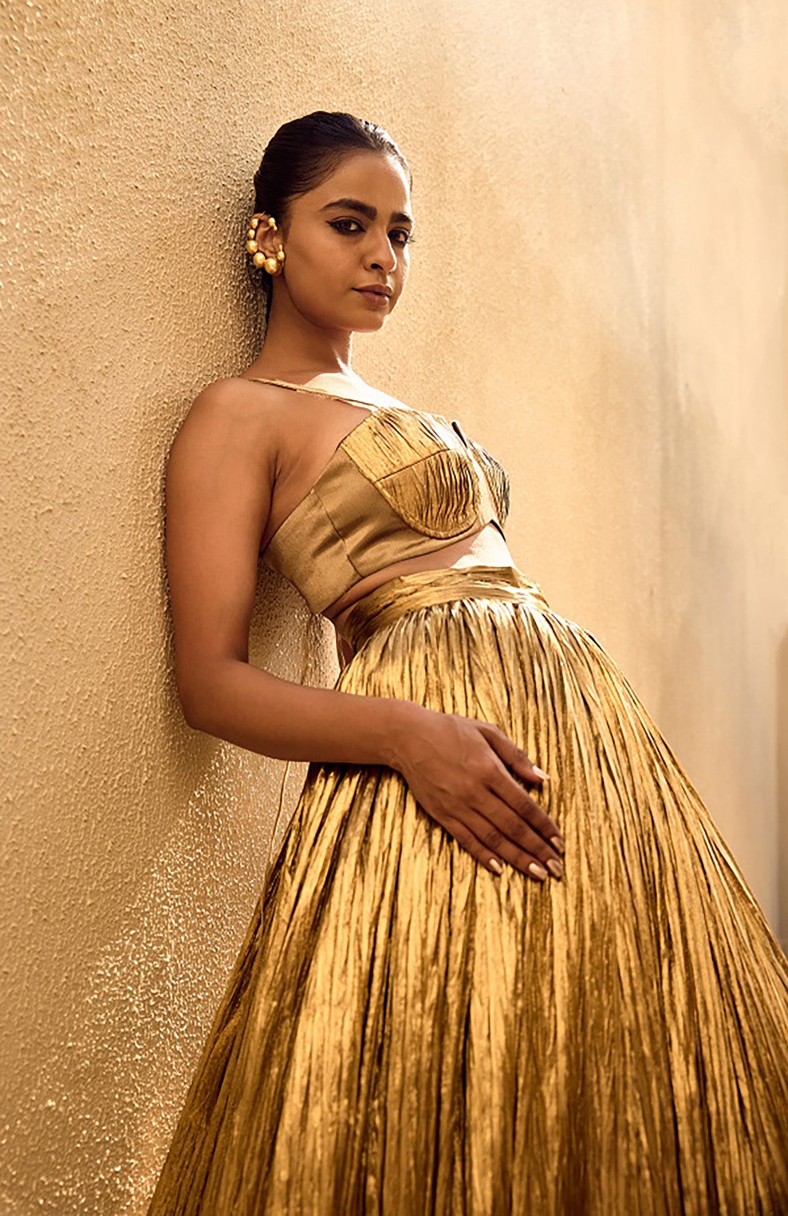 GOLD BUSTIER AND GOLD SKIRT-   DD 18