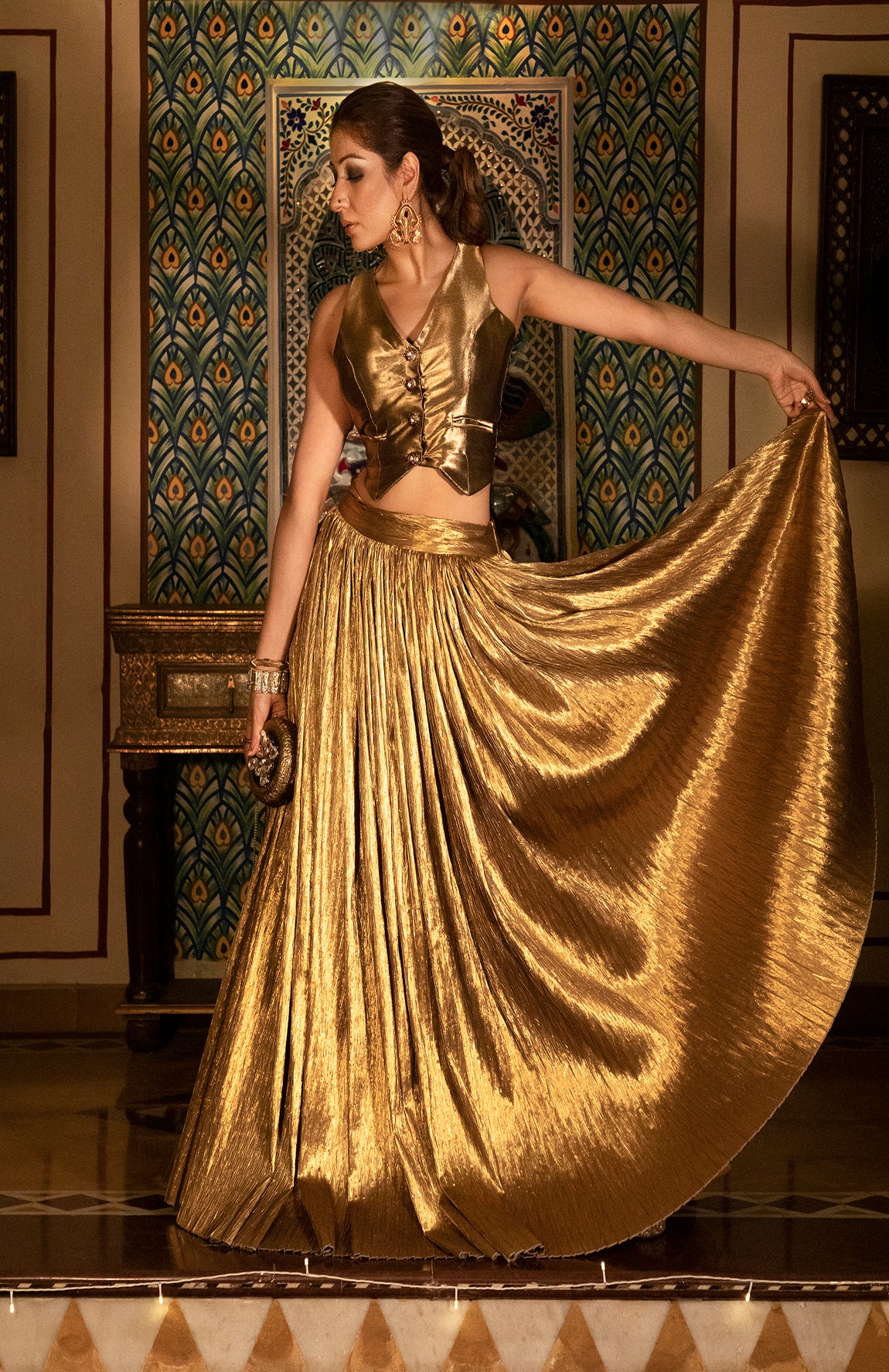 GOLD WAIST COAT AND GOLD LEHANGA -   DD 19