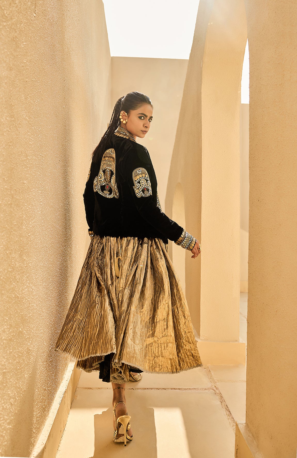 VELVET JACKET SILK JACQUARD BUSTIER CRUSHED SKIRT -   DD 06