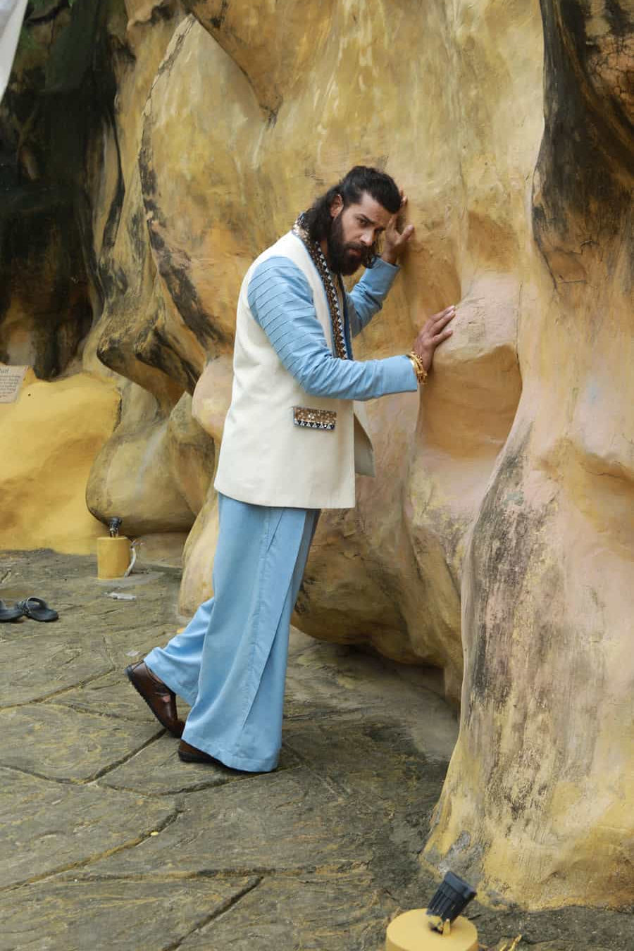 Men’s khadi jacket with sheer shirt & denim wide-leg pants-   DDM 67